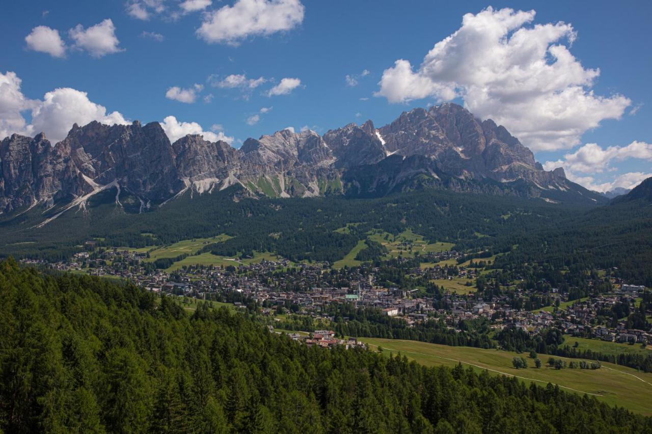 Cortina-House Apartment Cortina d'Ampezzo Bagian luar foto